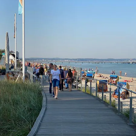 Moderne 3-zi-wohnung Mit Meerblick Direkt Am